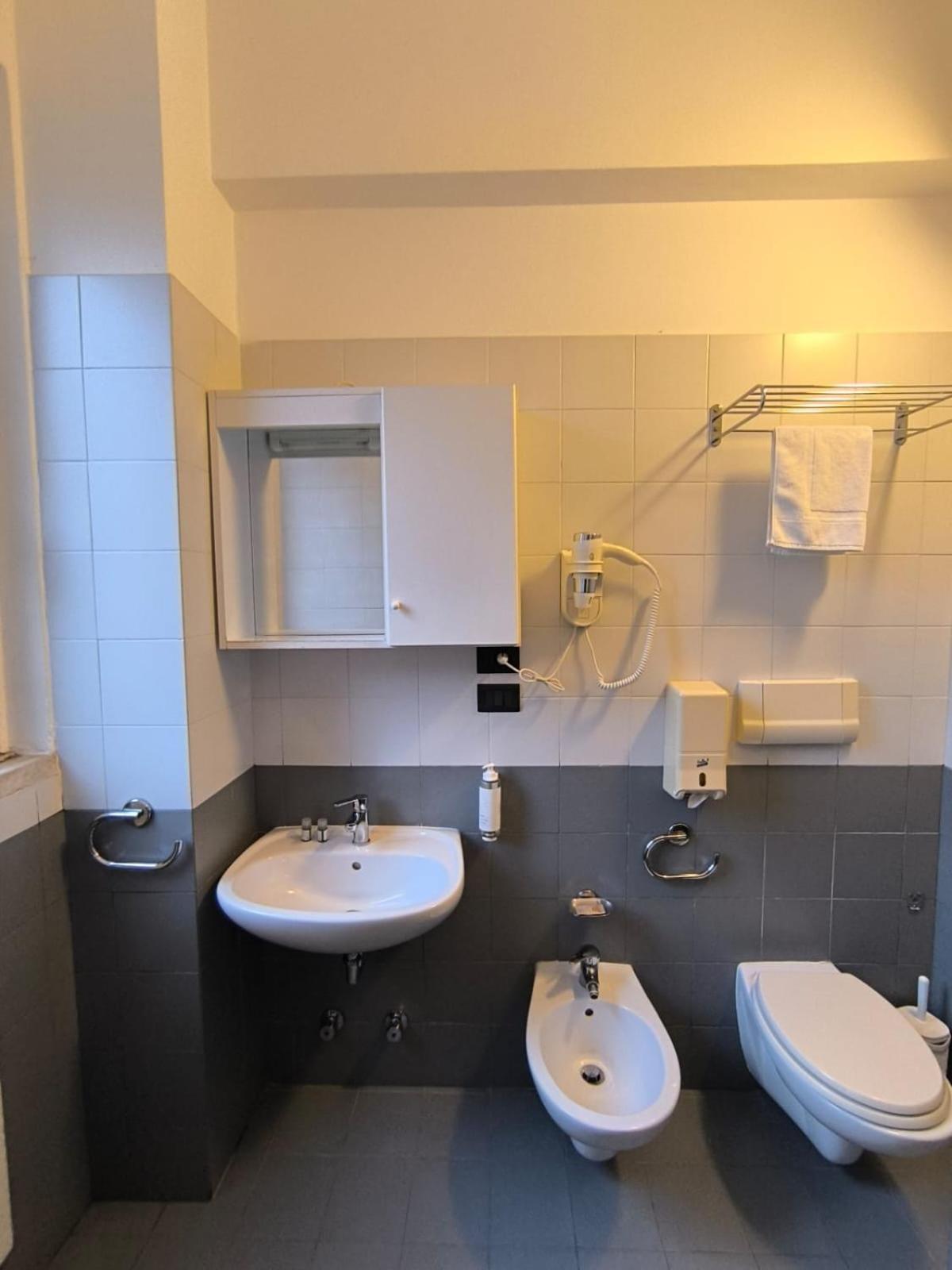 Hotel Ospitalità San Tommaso d'Aquino à Bologne Extérieur photo
