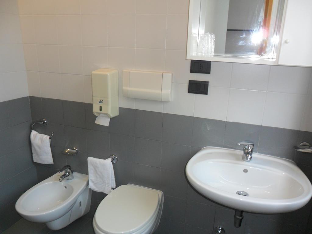 Hotel Ospitalità San Tommaso d'Aquino à Bologne Chambre photo