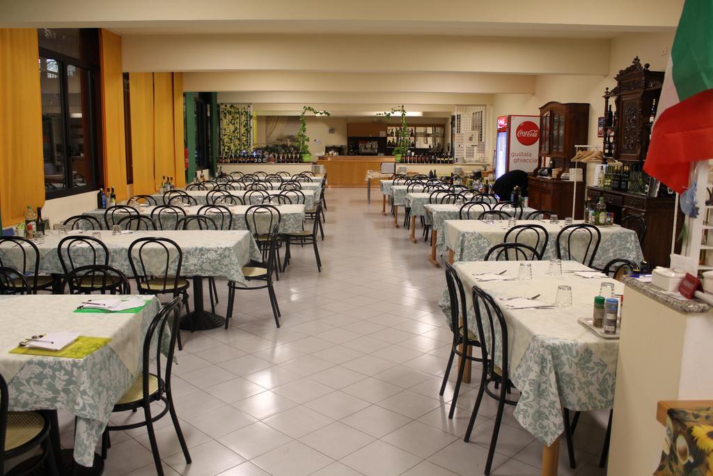 Hotel Ospitalità San Tommaso d'Aquino à Bologne Extérieur photo